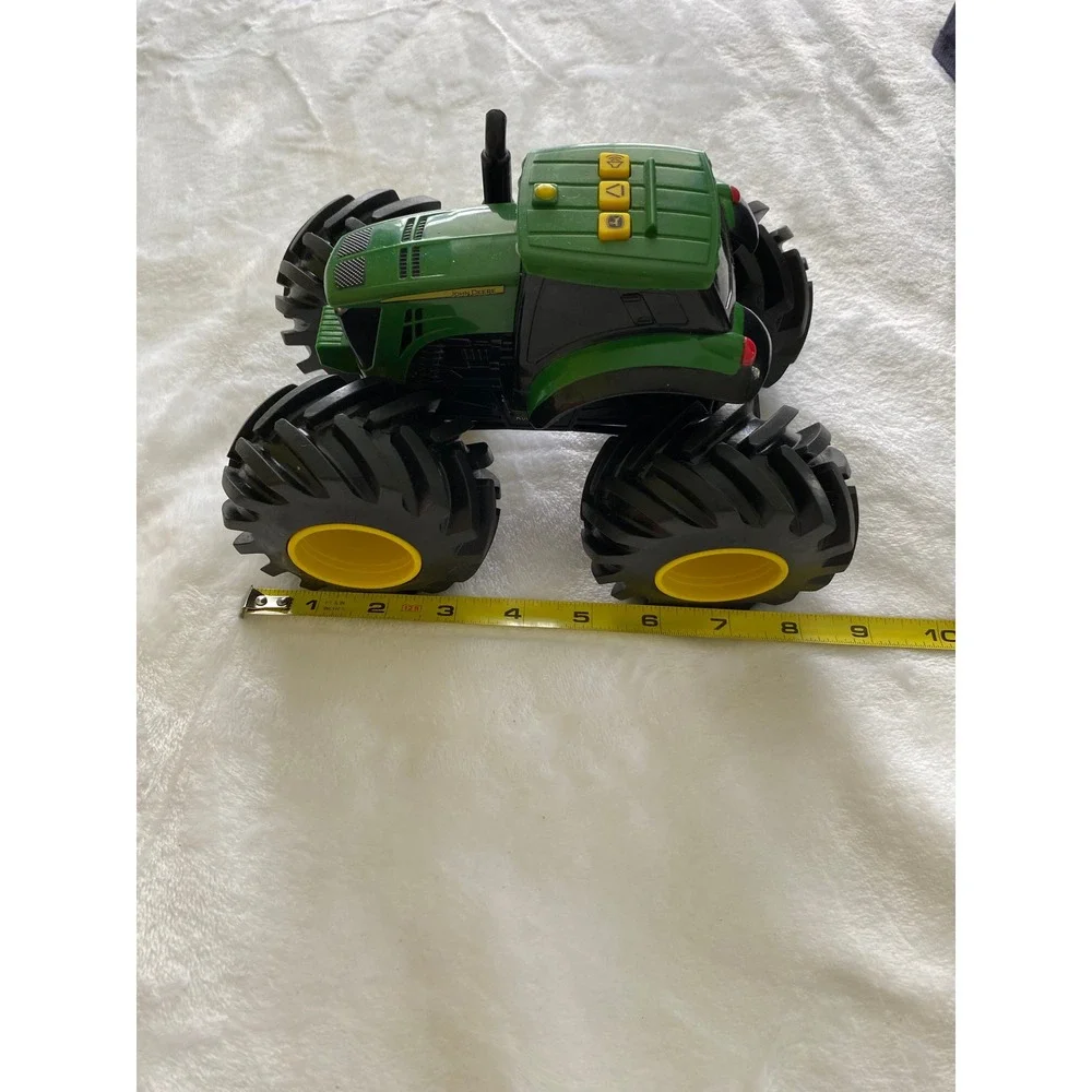 John Deere Monster Treads Lights & Sounds Tractor/Tested & Working TOMY toys
